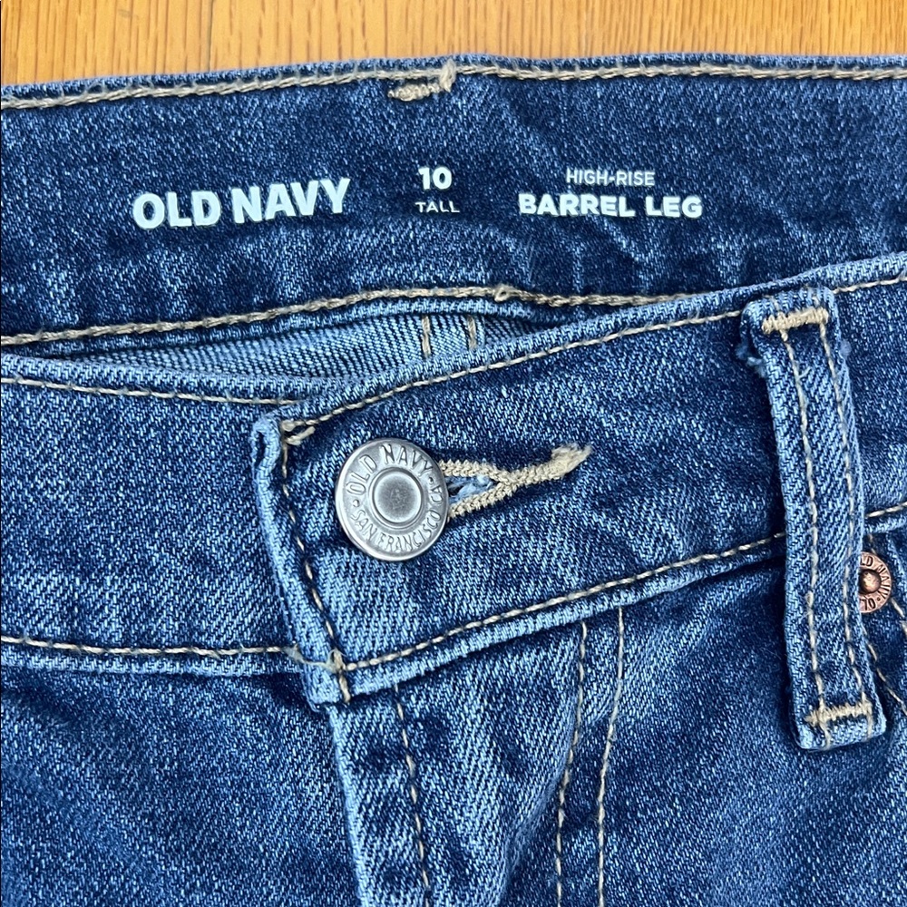 Old Navy Barrel High Rise 10 tall - Picture 4 of 9